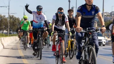 İzmirli bisikletseverler, İzmir Büyükşehir Belediyesi tarafından Avrupa Hareketlilik Haftası kapsamında