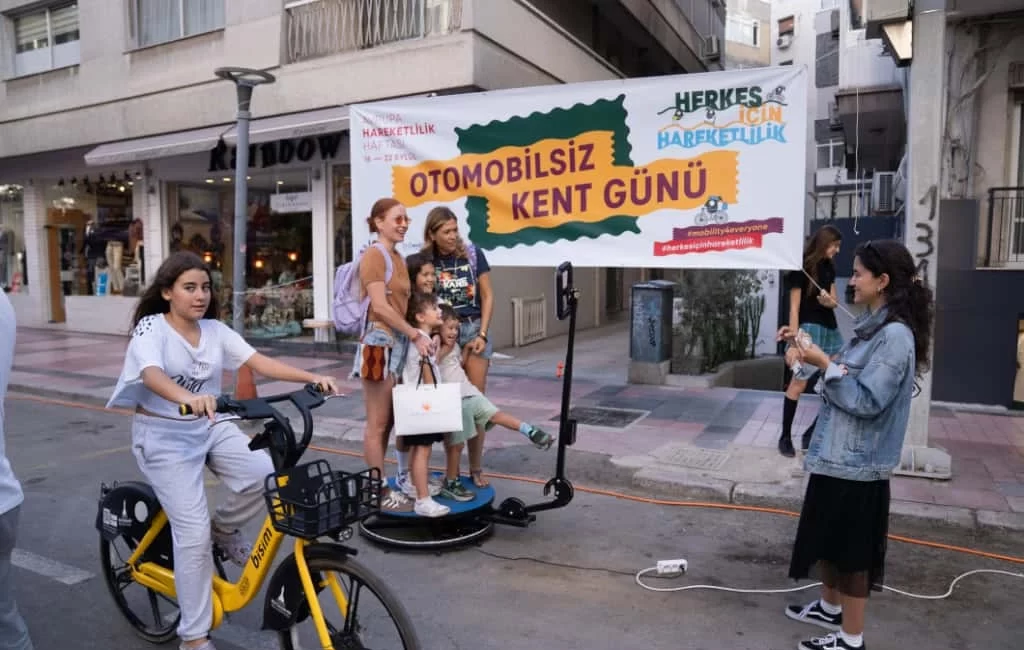 İzmir Büyükşehir Belediyesi tarafından Avrupa Hareketlilik Haftası kapsamında düzenlenen etkinlikler