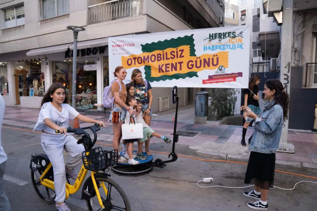 İzmir Büyükşehir Belediyesi tarafından Avrupa Hareketlilik Haftası kapsamında düzenlenen etkinlikler