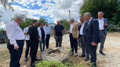 Kocaeli İzmit Belediyesi, Durhasan Mahallesi’nde vatandaşların taleplerini yerinde dinleyerek yeni