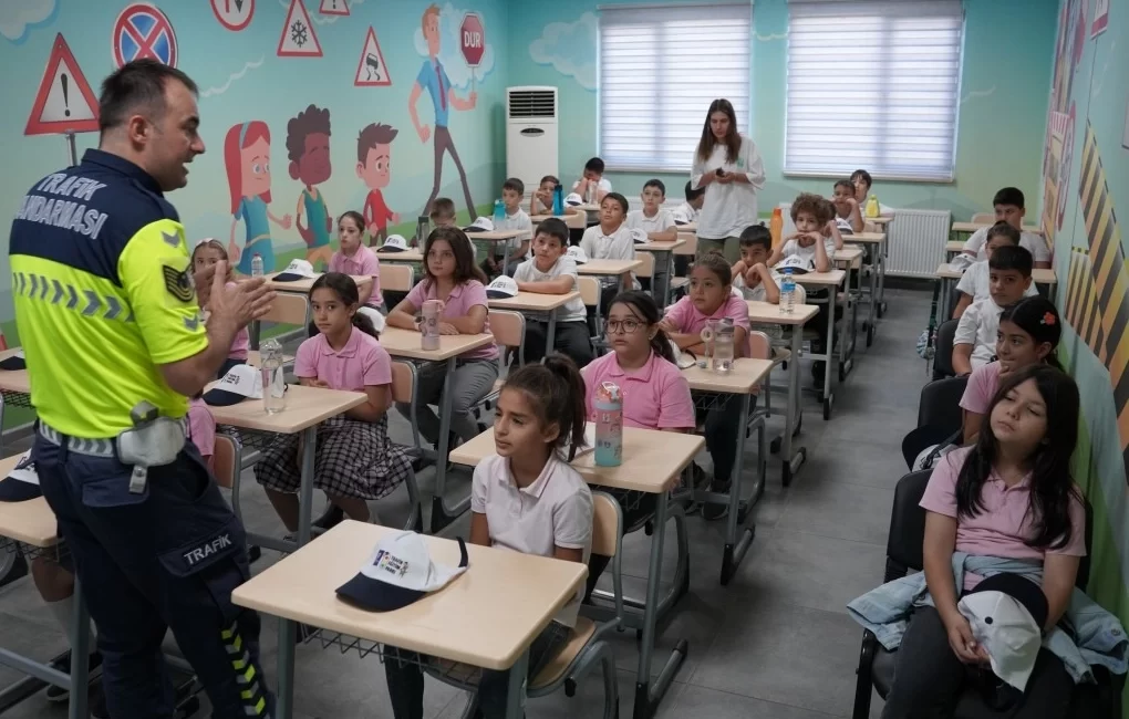 Kocaeli Büyükşehir Belediyesi’nin çocuklara trafik bilinci kazandırmayı amaçladığı Trafik Eğitim