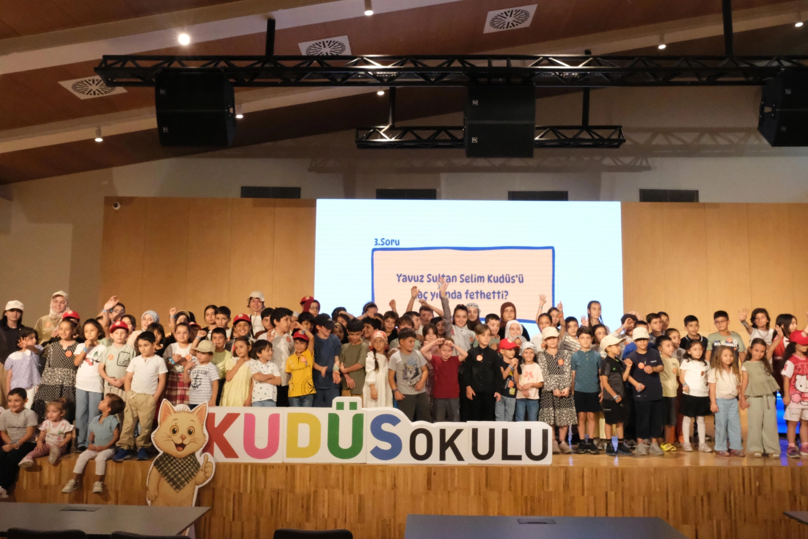 Konya Büyükşehir Belediyesi bünyesinde gönüllü üniversite öğrencileri tarafından kurulan Kudüs