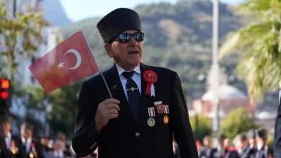 19 Eylül Gaziler Günü dolayısıyla Manisa’da tören düzenlendi. Yürüyüş ve