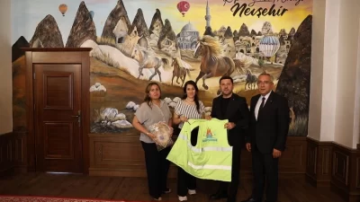 Gülşehir Belediye Başkanı Erkan Çiftci, Nevşehir Belediye Başkanı Rasim Arı’ya