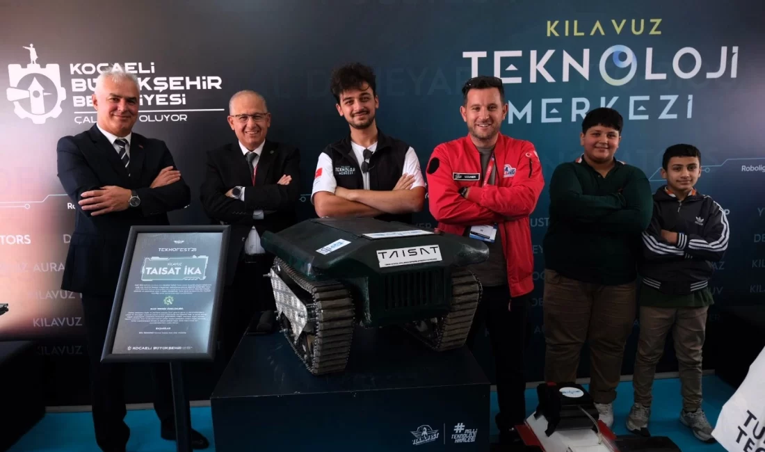 Kılavuz Teknoloji Merkezi takımlarının geleceği kodlayan, gökyüzünü tasarlayan ve yenilikleri