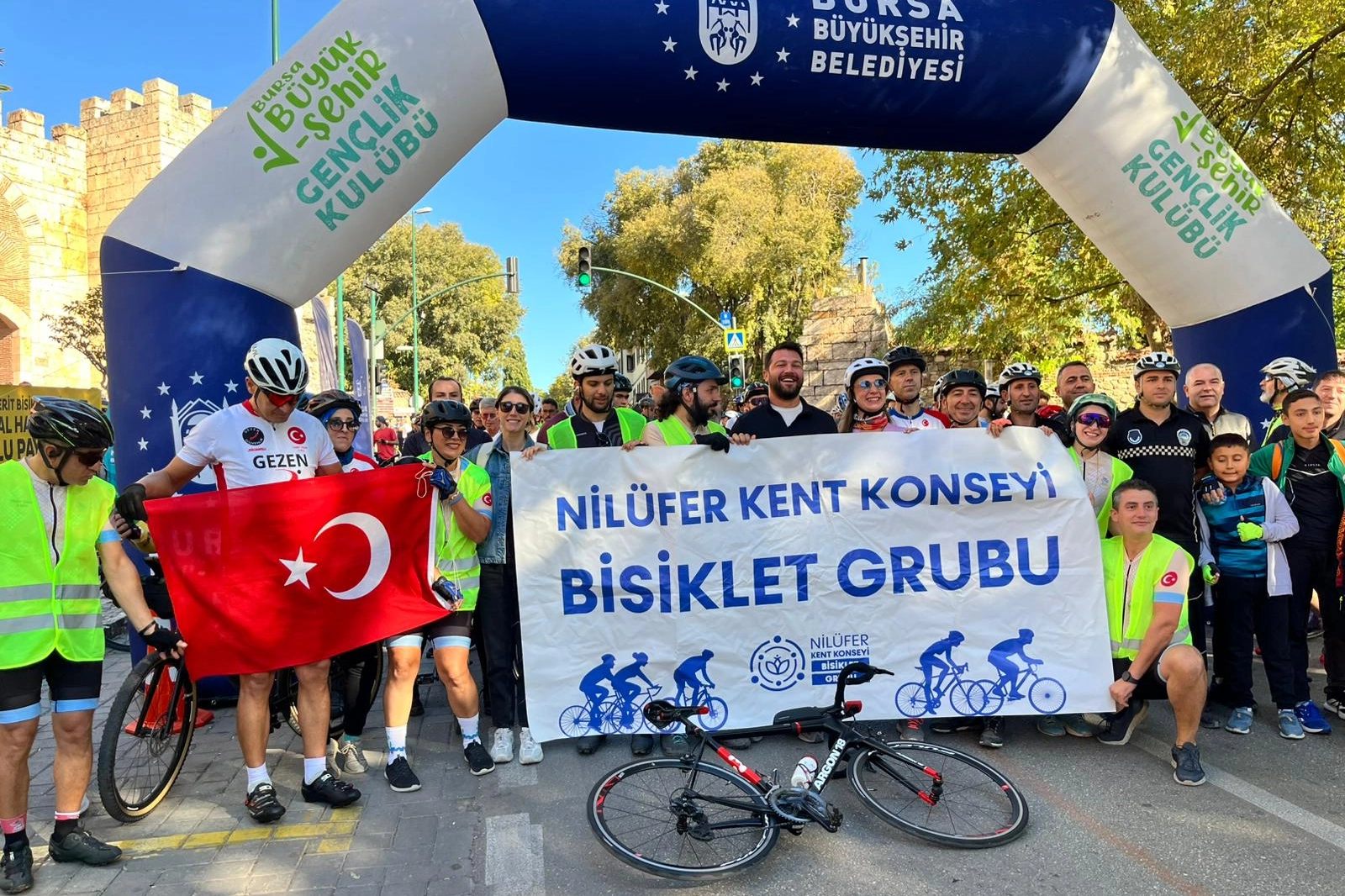 “Pedallar dönüyor, iyilik büyüyor” temasıyla bu yıl 17’ncisi düzenlenen “Tophane-Nilüfer-Mudanya