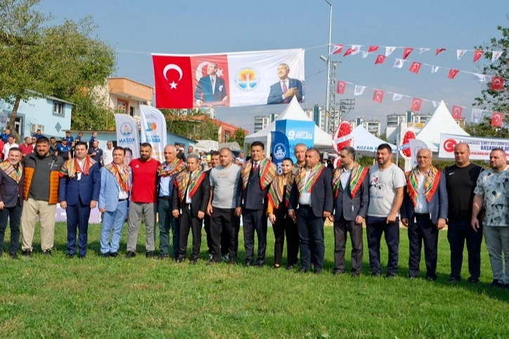 Adana Büyükşehir Belediyesi’nin önemli destek verdiği ve bin civarında güreşçinin