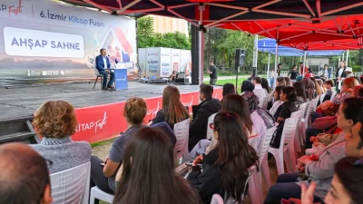 Ünlü yazar Ahmet Ümit, İZKİTAP – 6. İzmir Kitap Fuarı’nda