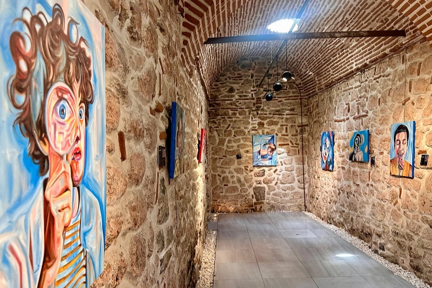 Sanatçı Ayşe Betil’in üçüncü kişisel sergisi “İz ile Düş Arasında