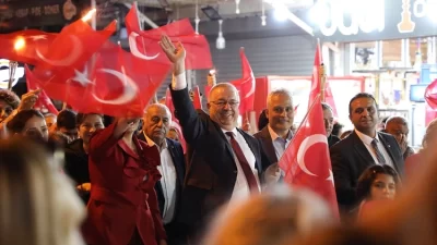 Balıkesir Edremit Belediyesi, Cumhuriyetimizin 102. kuruluş yıldönümünü büyük bir coşkuyla