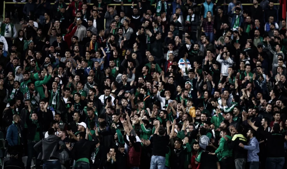 Başkan Alemdar’dan Sakaryaspor’a destek Sakarya Büyükşehir Belediye Başkanı Yusuf Alemdar, son 3 haftada galibiyet