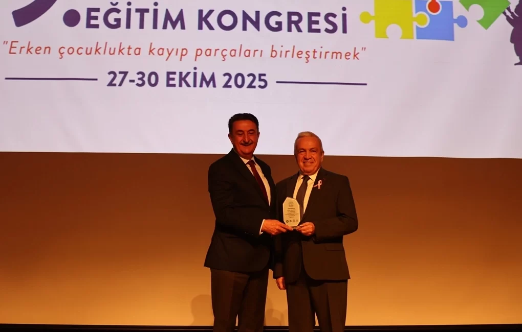 Bursa’da Nilüfer Belediye Başkanı Şadi Özdemir, 9. Uluslararası Okul Öncesi