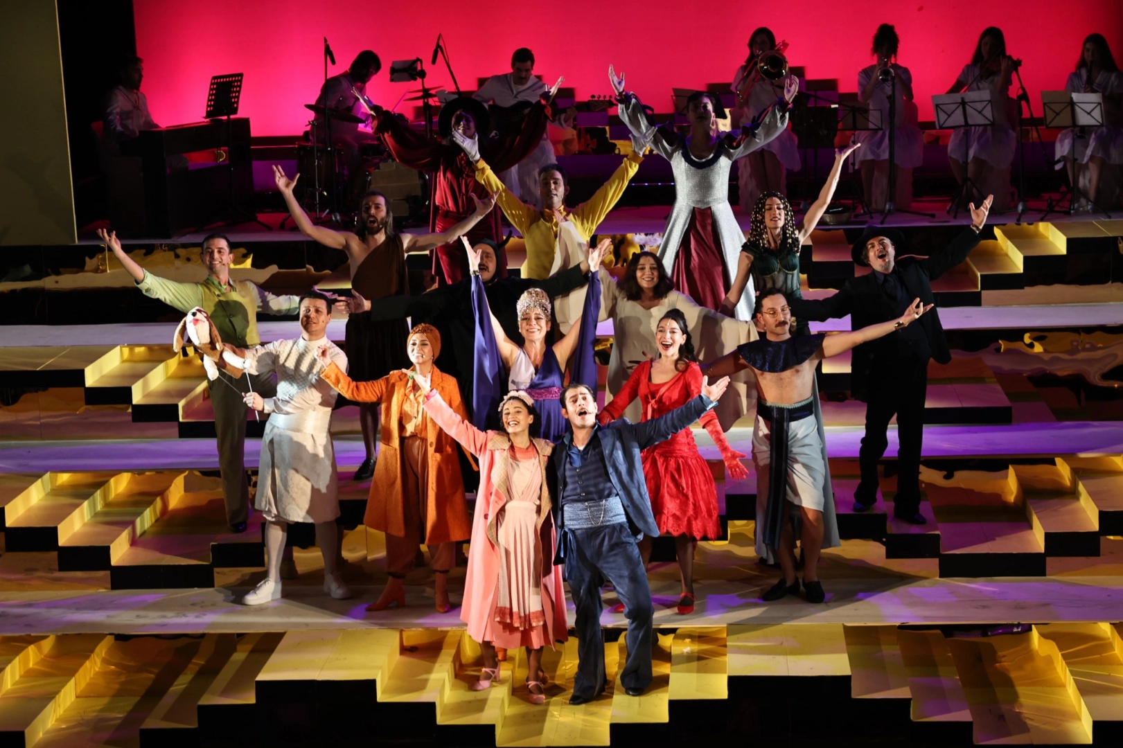 Nilüfer Belediyesi Kent Tiyatrosu (NKT), 2025-2026 sezonunu Türk tiyatrosunun klasiği