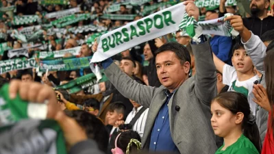 Bursaspor’a göreve geldiği ilk andan itibaren büyük destek olan Osmangazi