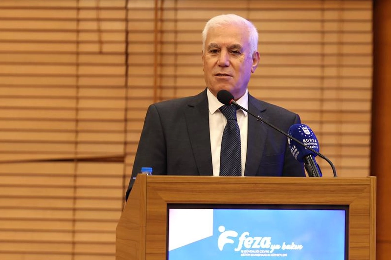 Skymind 2025 Akıllı Danışmanlık ve Yapay Zeka Zirvesi’nde konuşan Başkan