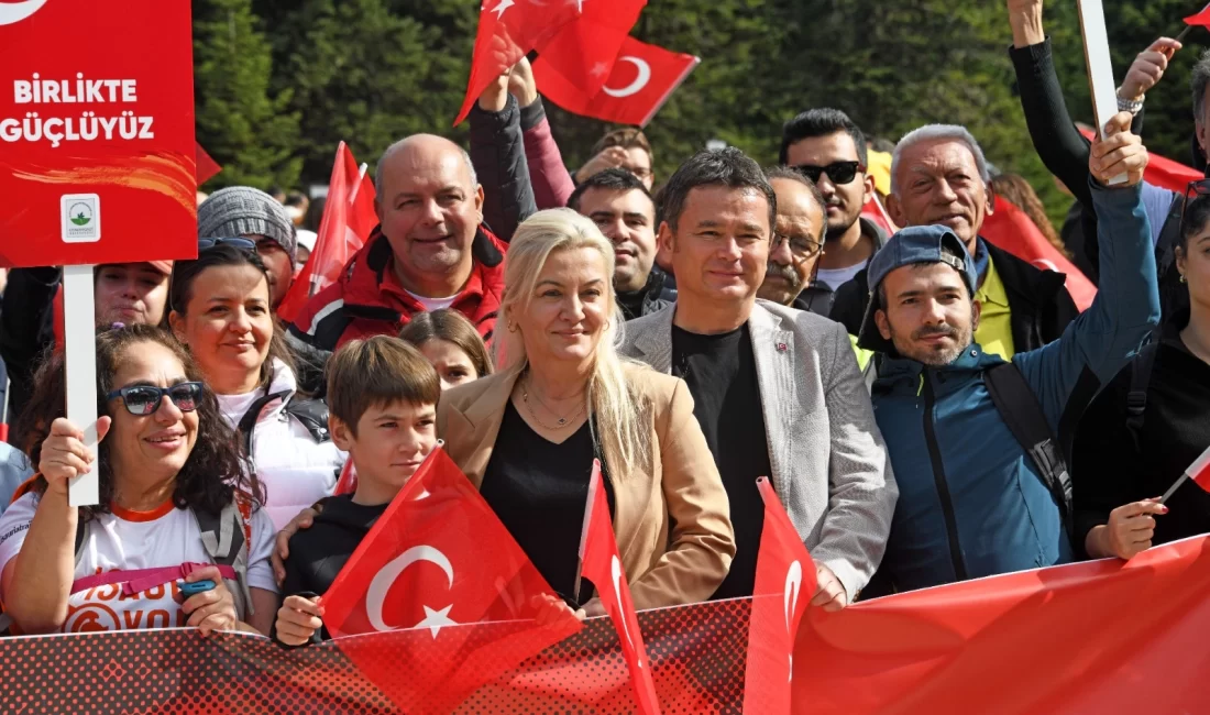 Burs’da Osmangazi Belediyesi, Türkiye Cumhuriyeti’nin 102’inci kuruluş yıldönümü etkinlikleri kapsamında