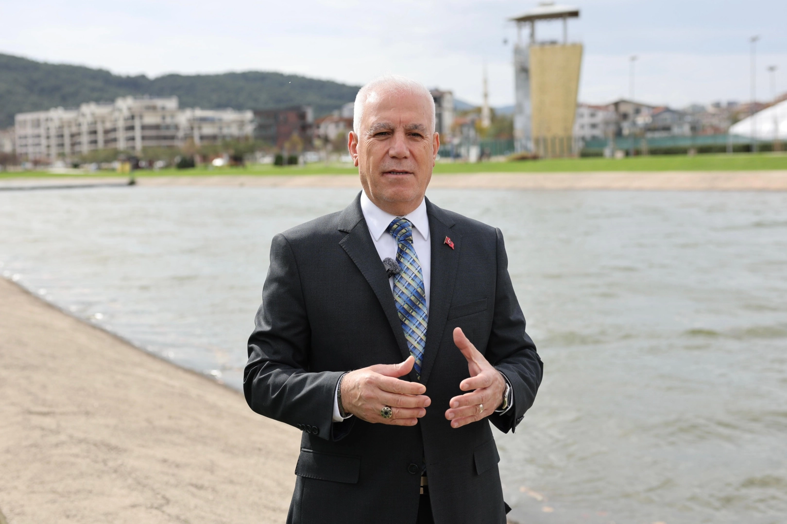 Bursa Büyükşehir Belediye Başkanı Mustafa Bozbey, kentte son günlerde etkili