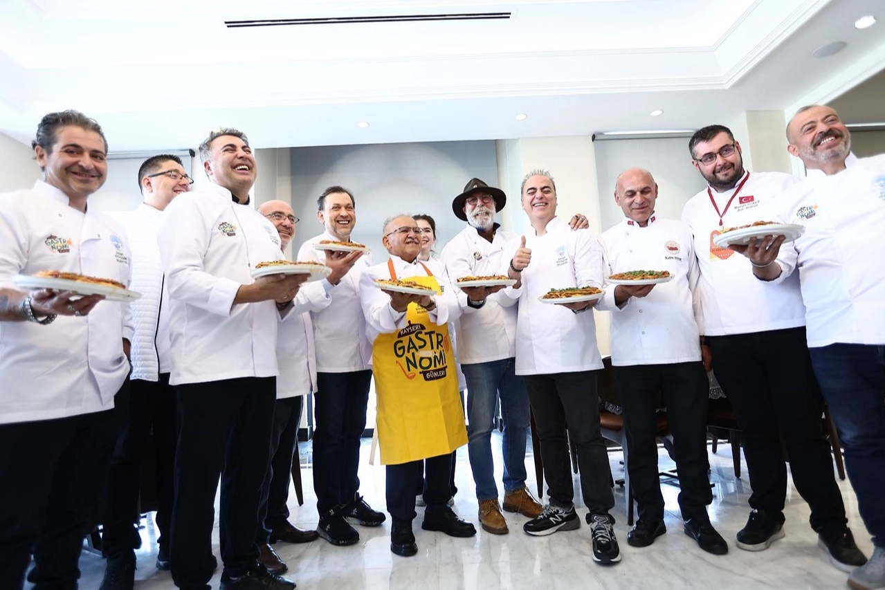 Kayseri Büyükşehir Belediye Başkanı Dr. Memduh Büyükkılıç, eşi Dr. Necmiye