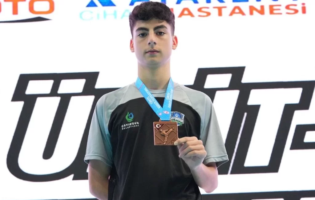 Çayırova Belediyesi Eğitim Spor Kulübü’nde karate dalında başarıdan başarıya koşan