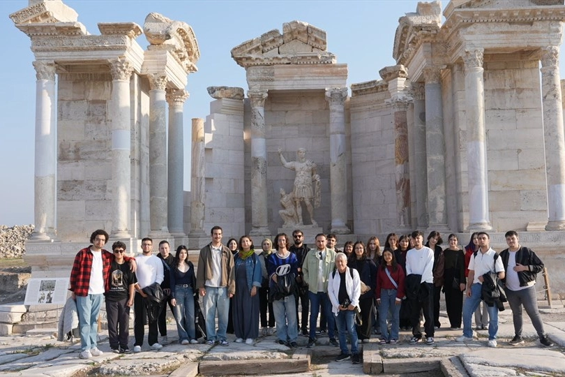 Denizli Büyükşehir Belediyesi tarafından düzenlenen “Gençlerle Tarihin ve Doğanın İzinde”