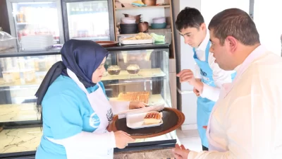 Erzurum’da özel gereksinimli bireylerin istihdamıyla hizmet veren Gülümseyen Kafe, toplumsal