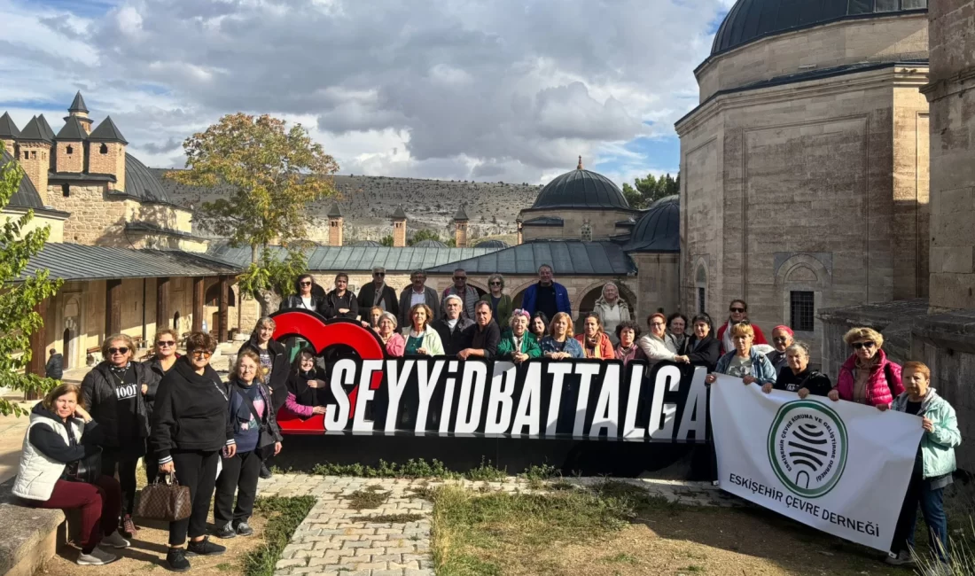 Eskişehir Çevre Koruma ve Geliştirme Derneği (ESÇEVDER) üyeleri, tarihi Frigya