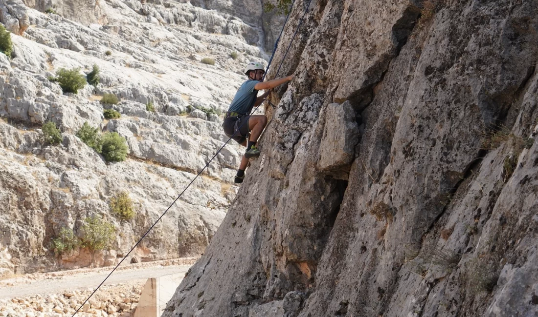 Gaziantep Büyükşehir Belediyesi tarafından düzenlenen 5’inci Köklüce Kanyonu Tırmanış Şenliği