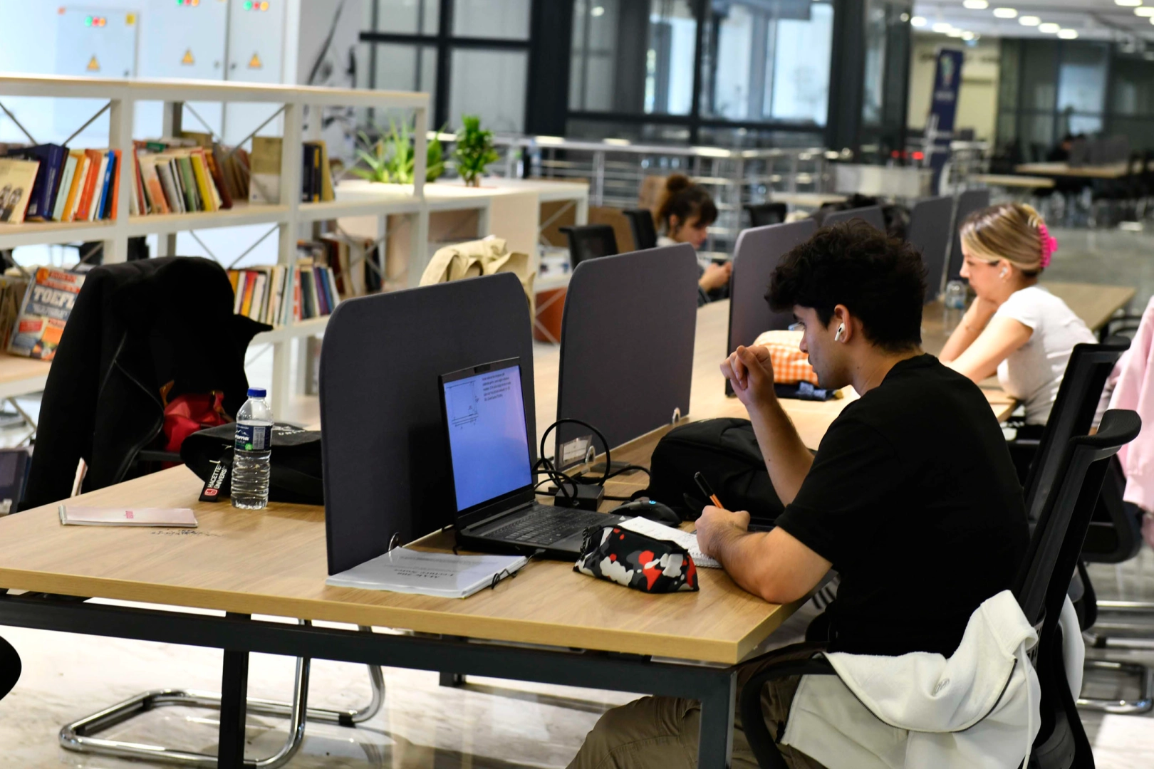 “Üniversite Ankara’da Okunur” mottosuyla çalışmalarını sürdüren Ankara Büyükşehir Belediyesi, hizmete