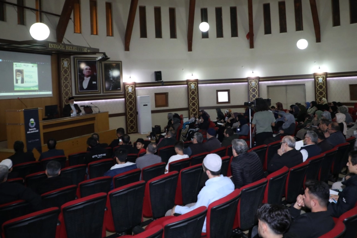 İnegöl Belediyesi’nin Aile Hayatı İyileştirme Derneği iş birliğinde düzenlediği “Aile