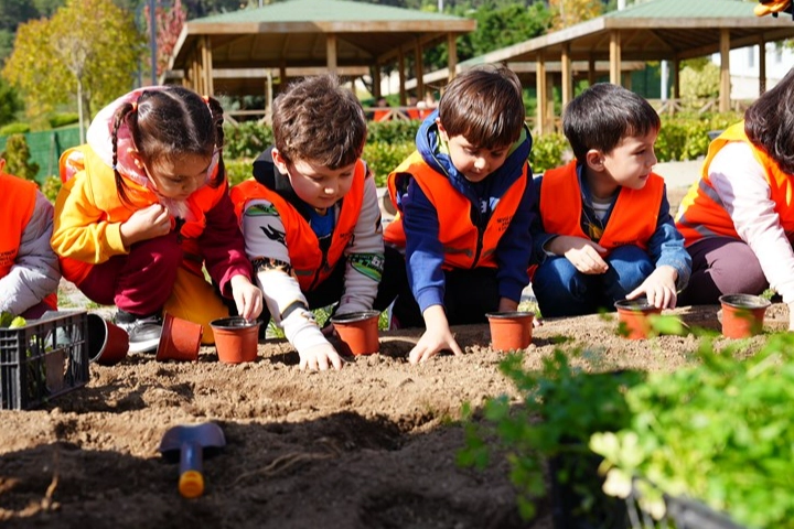 İstanbul Maltepe Belediyesi’nin çocuklara tarımı ve doğayı sevdirmek amacıyla hayata
