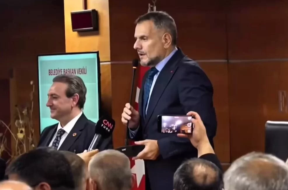 İstanbul Bayrampaşa’da mevcut belediye başkanı Hasan Mutlu’nun görevden uzaklaştırılması ardından