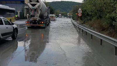 İBB ekipleri, kuvvetli rüzgâr ve yerel sağanak yağış geçişlerinin yaşandığı