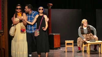 İzmir’de Güzelbahçe Belediyesi, ‘Ben Burada Oldum’ tiyatro oyunu ile Güzelbahçelilere