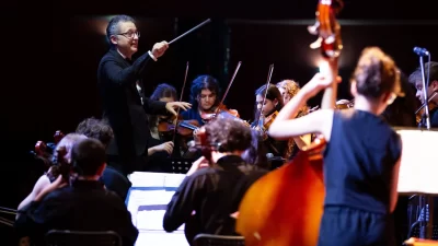 İzmir’de Narlıdere Belediyesi Çocuk Senfoni Orkestrası, Cumhuriyetimizin 102’nci yılına özel