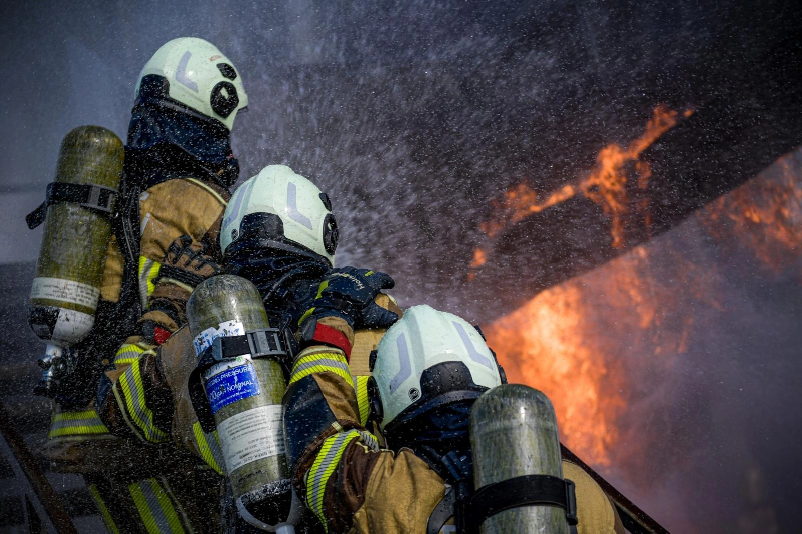İzmir Büyükşehir Belediyesi İtfaiye Dairesi Başkanlığı bünyesinde görev almaya hak