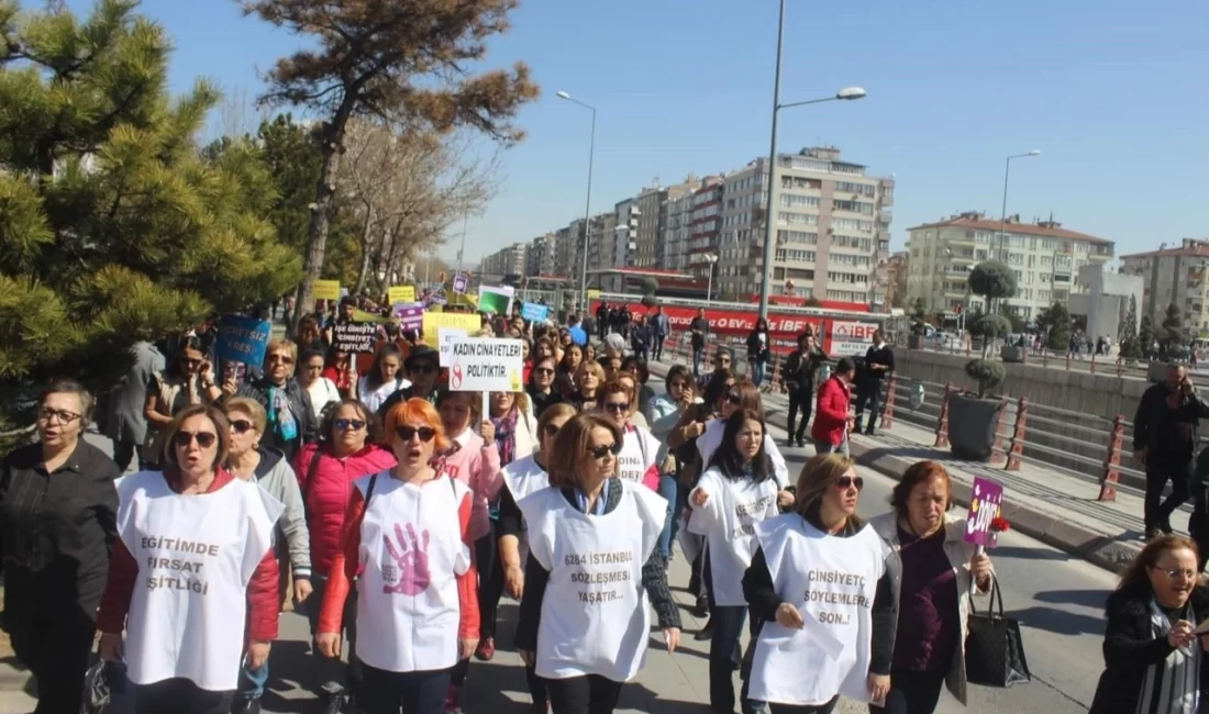 Kadın İşbirliğini Geliştirme Derneği Başkanı Dr. Sema Karaoğlu, Erciyes Üniversitesi