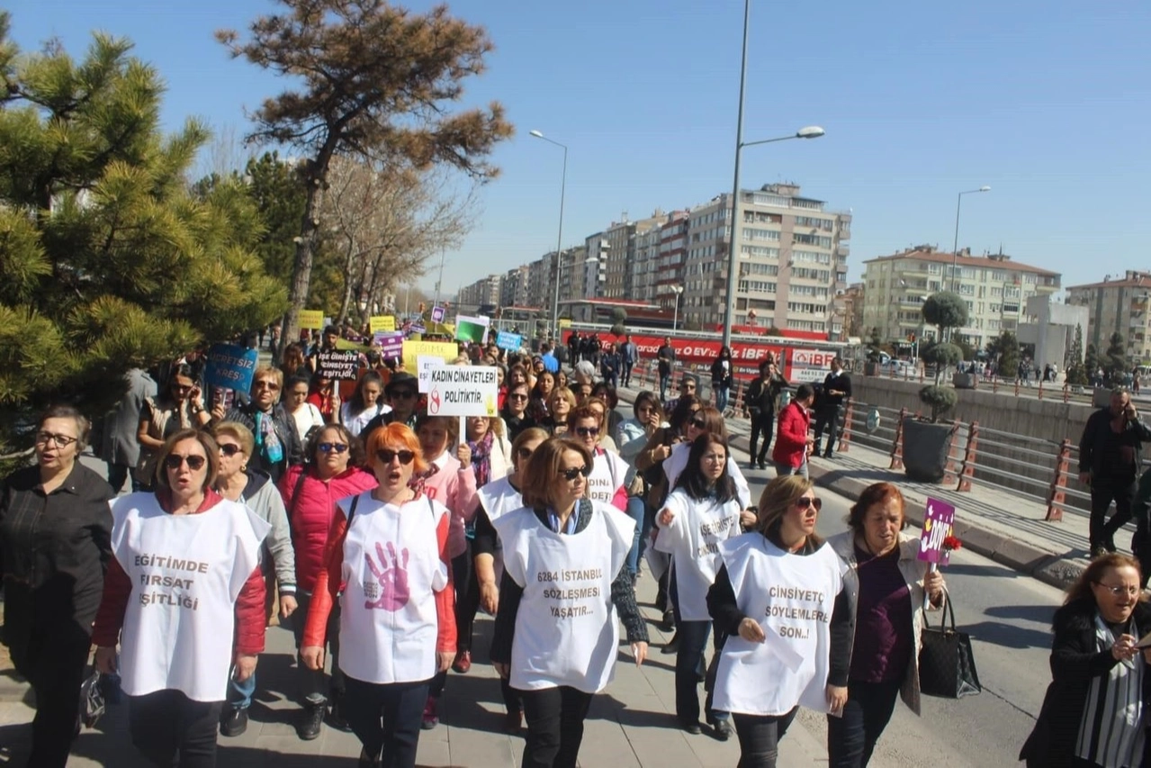 Kadın İşbirliğini Geliştirme Derneği Başkanı Dr. Sema Karaoğlu, Erciyes Üniversitesi