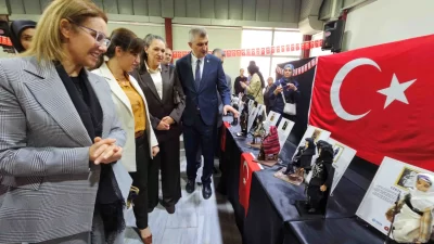 Gölcük Belediyesi ve Gölcük Kent Konseyi işbirliğinde düzenlenen “Kahraman Türk