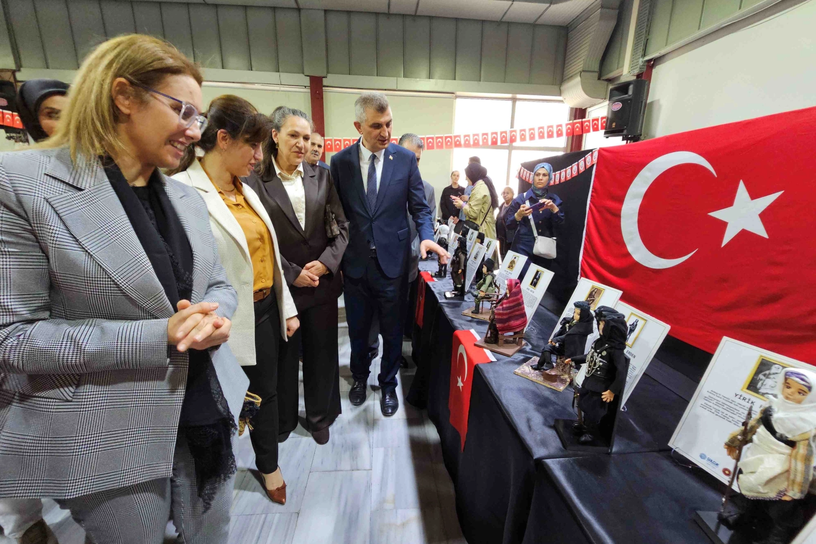 Gölcük Belediyesi ve Gölcük Kent Konseyi işbirliğinde düzenlenen “Kahraman Türk