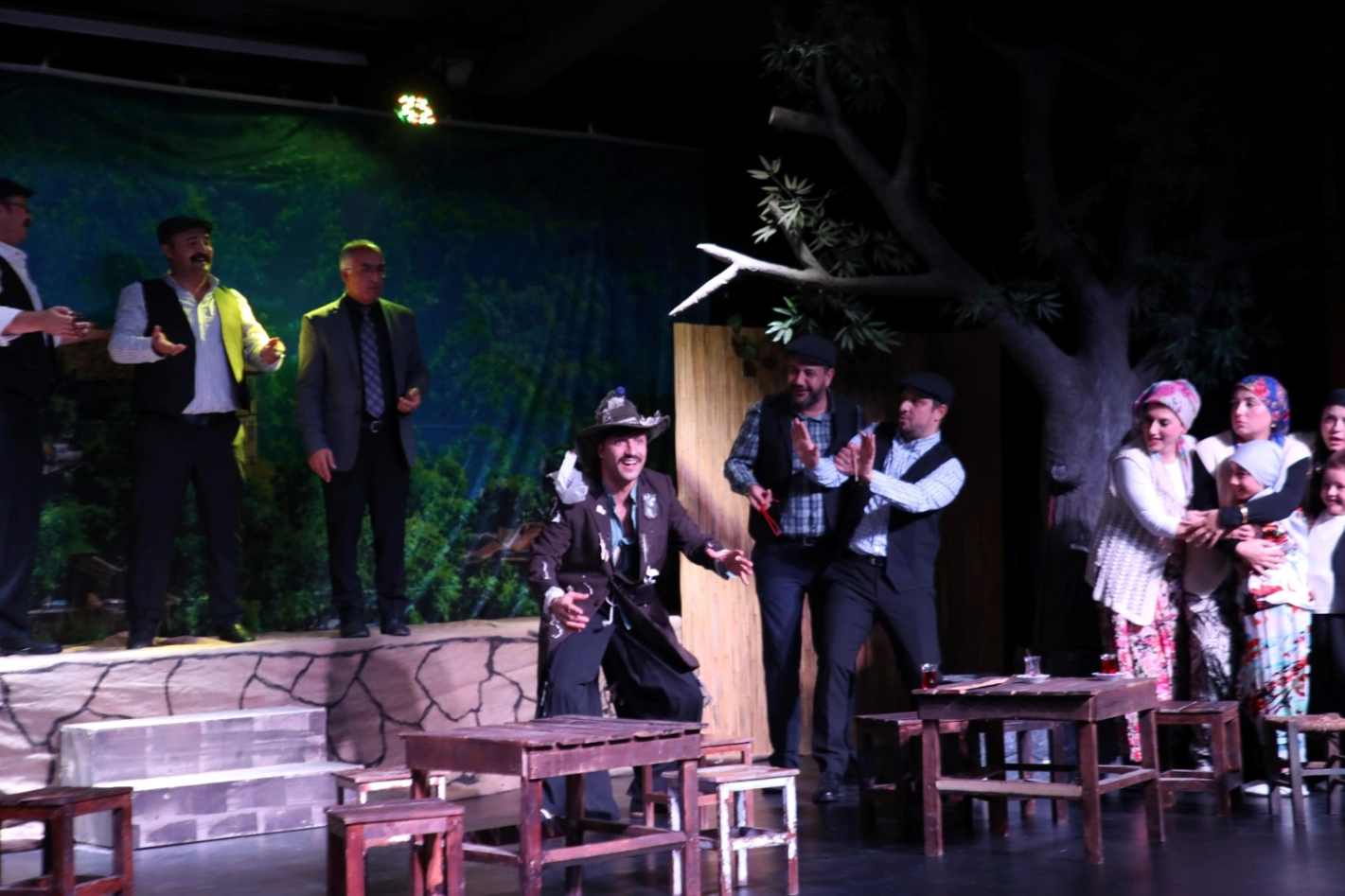 İnegöl Belediyesi Şehir Tiyatrosunun Mayıs ayında ilk kez sahnelediği ve