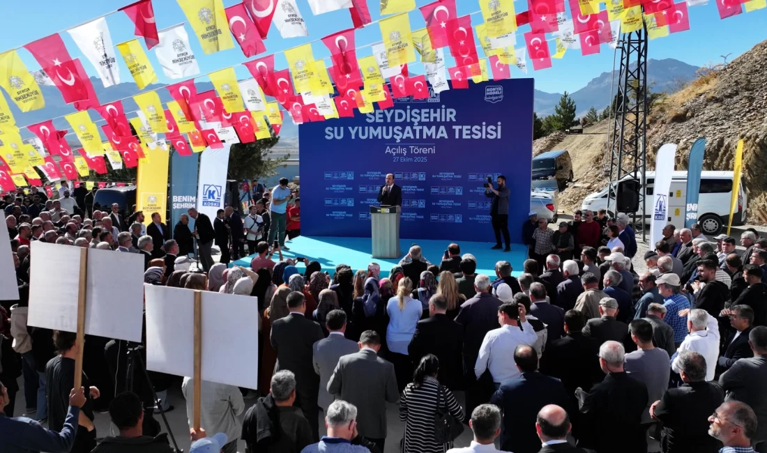 Konya Büyükşehir Belediye Başkanı Uğur İbrahim Altay, Seydişehir’de esnafla, vatandaşla