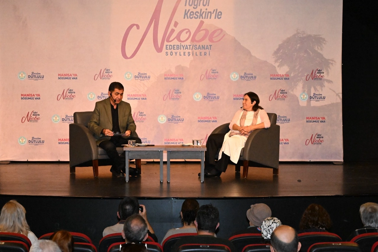 Manisa Büyükşehir Belediyesi’nin düzenlediği 6. Niobe Edebiyat ve Sanat Söyleşileri’nin