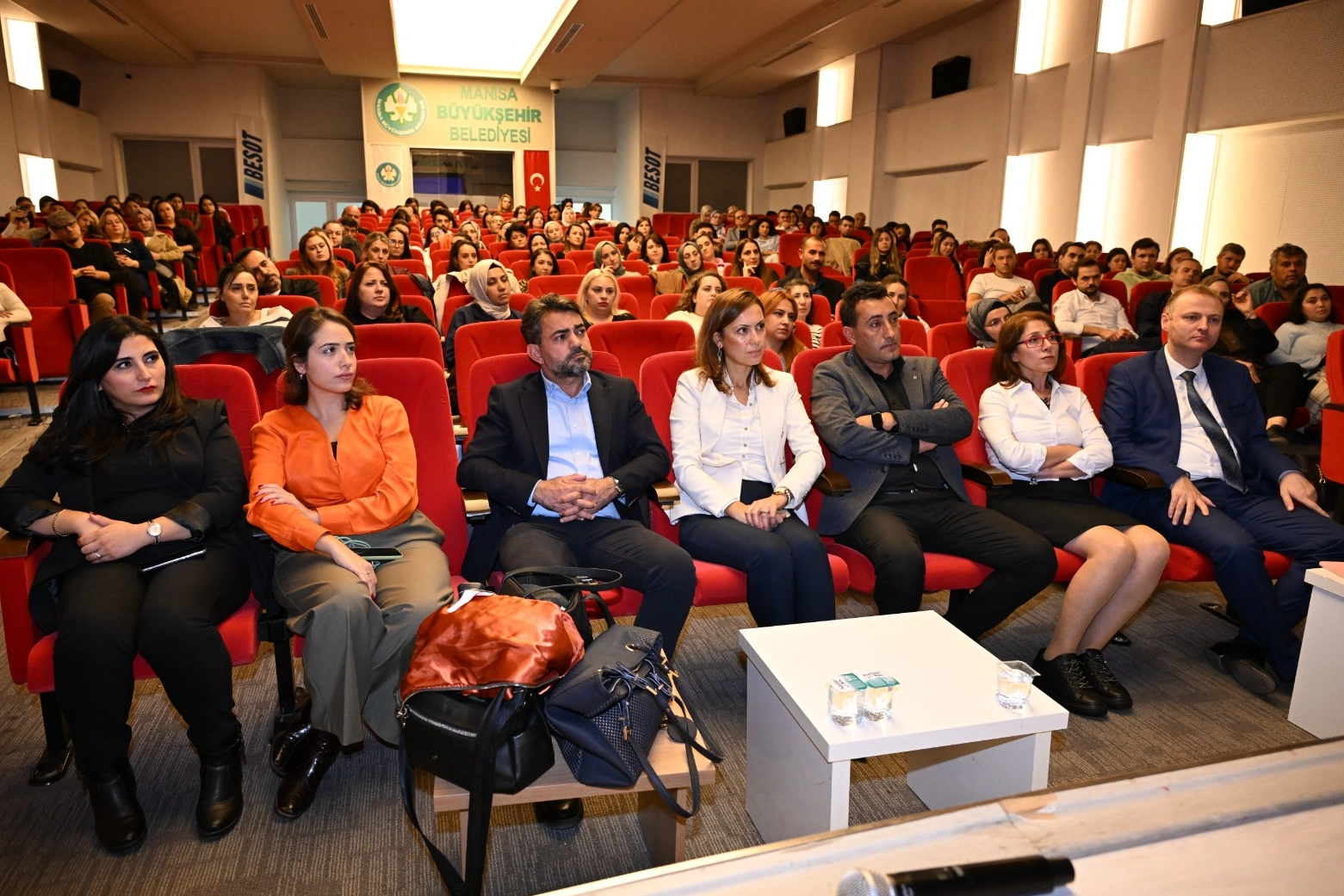 Eğitimde gösterdiği başarılarla dikkat çeken Manisa Büyükşehir Belediyesi Eğitim Merkezleri