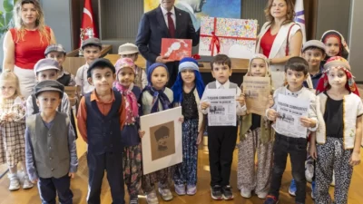 Dr. Kamil Tarhan İlkokulu öğrencileri, Türkiye Belediyeler Birliği (TBB) Başkan