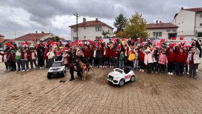 Bilecik İl Jandarma Komutanlığı, geleceğin bilinçli bireylerini yetiştirmek amacıyla yürüttüğü