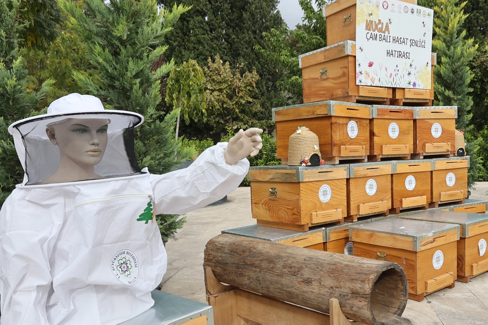 Muğla’nın Menteşe ilçesi, bu yıl ilk kez düzenlenen Çam Balı