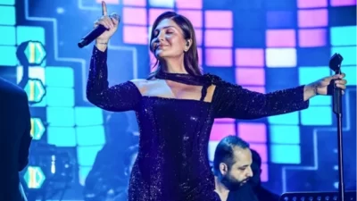 Türk müziğinin güçlü sesi Sibel Can, İstanbul’da sezonu açarak dinleyicileriyle