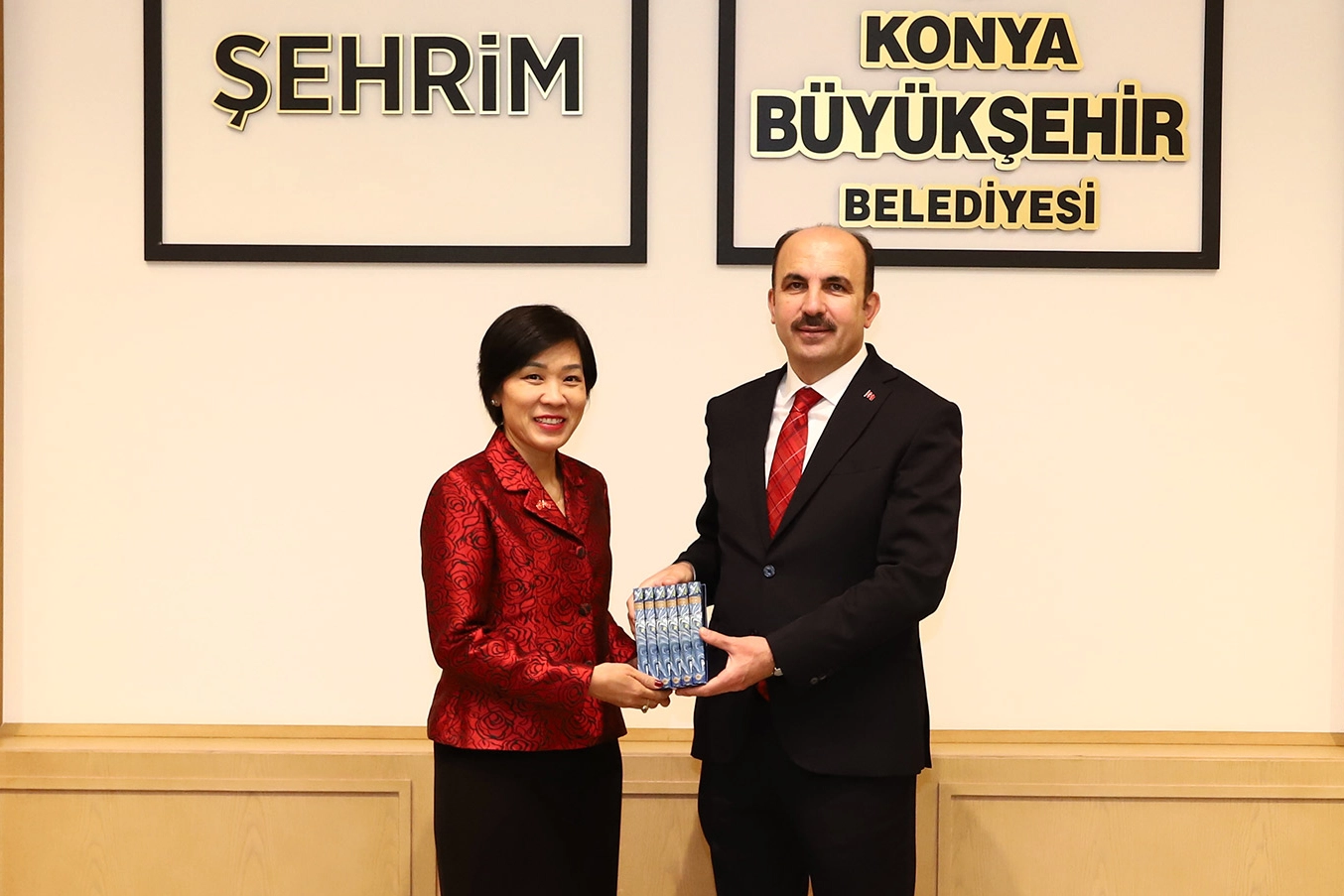 Konya Büyükşehir Belediye Başkanı Uğur İbrahim Altay, Vietnam’ın Ankara Büyükelçisi