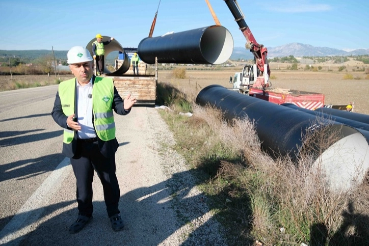Yedigöze Barajı İçme Suyu Projesi kapsamında çalışmalar sahada hızla ilerliyor.
