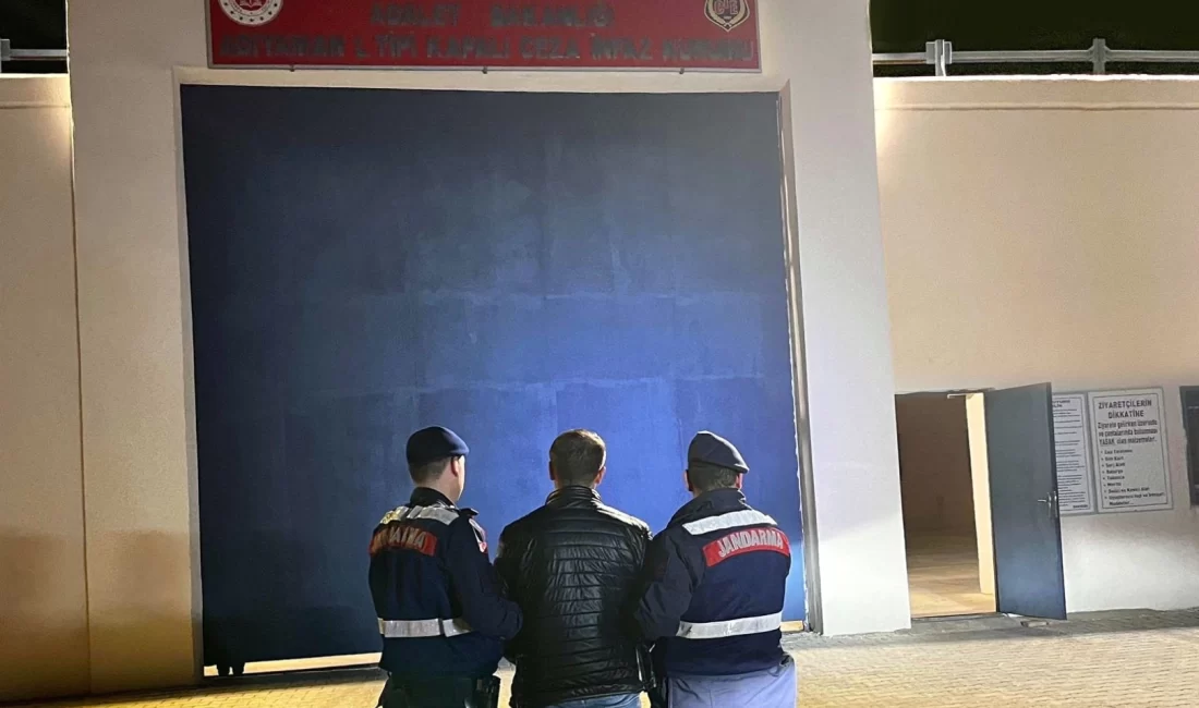 Adıyaman İl Jandarma Komutanlığı ekipleri, aranan şahısların yakalanmasına yönelik yürüttüğü